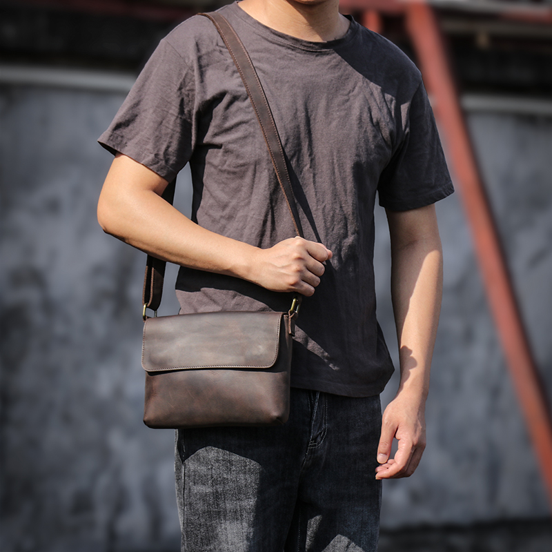 GURO Vintage Genuine Leather S - đánh giá và giá Tablet Shoulder Bag
